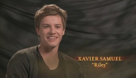 Xavier Samuel as Riley