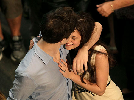 breaking-dawn-stewart-pattinson3_450.jpg